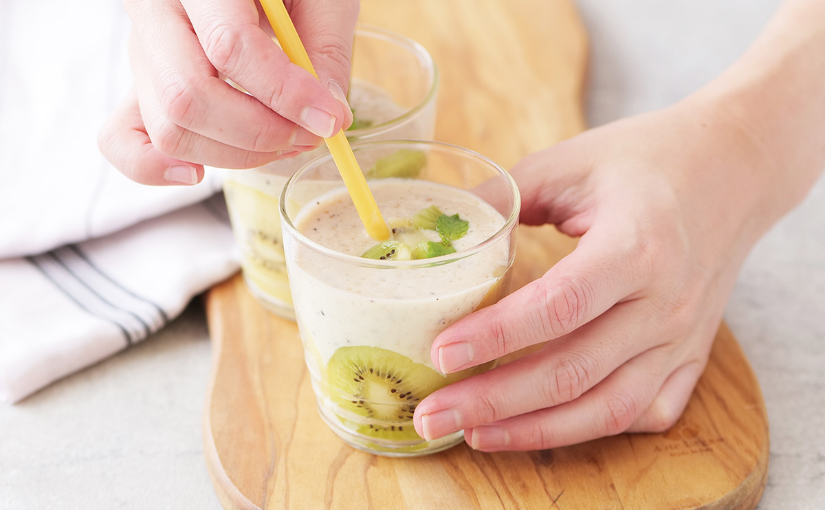 食べる豆乳スムージー 食物繊維の豊富なフルーツ3種に加え豆乳に含まれる大豆タンパク質