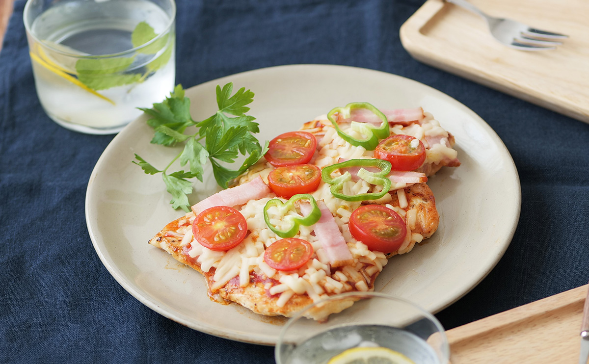 フライパンで作る鶏むね肉の豆乳チーズピザ｜豆乳チーズレシピ