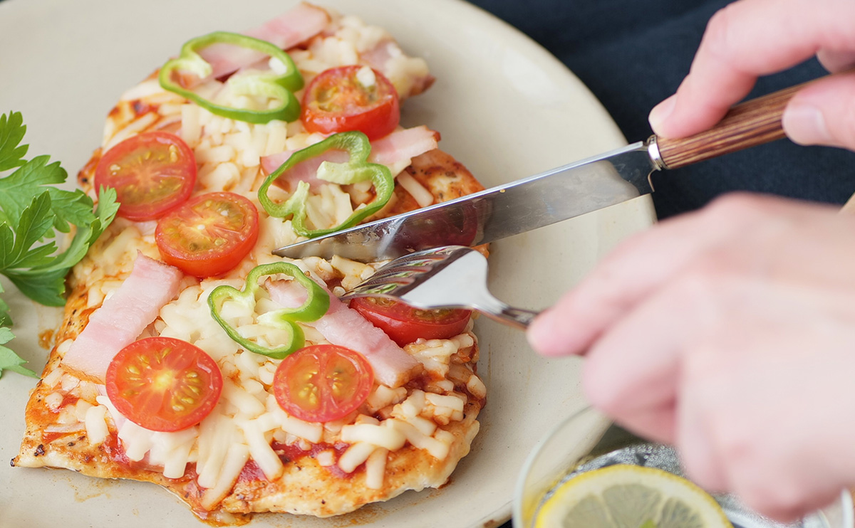 フライパンで作る鶏むね肉の豆乳チーズピザ｜豆乳チーズレシピ