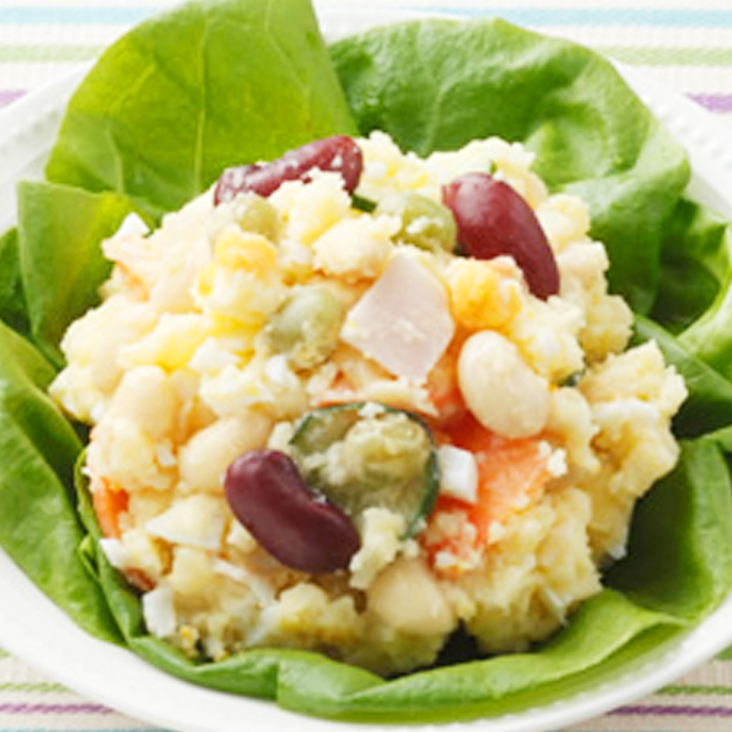 ゆで卵とお豆のポテトサラダ