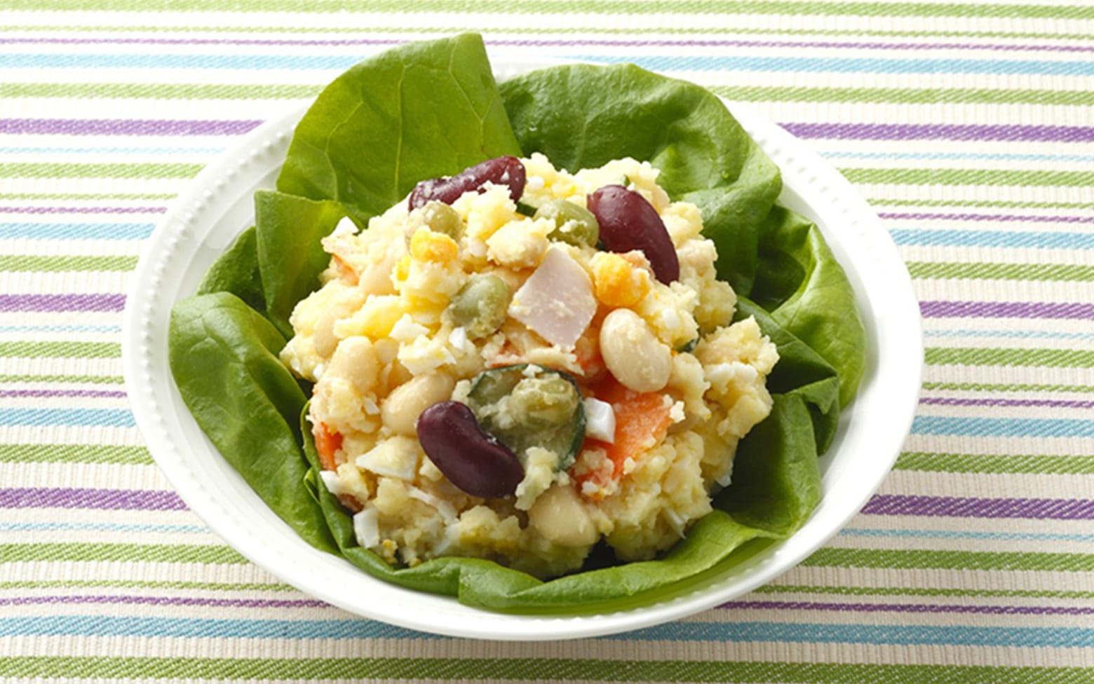 画像：ゆで卵とお豆のポテトサラダ