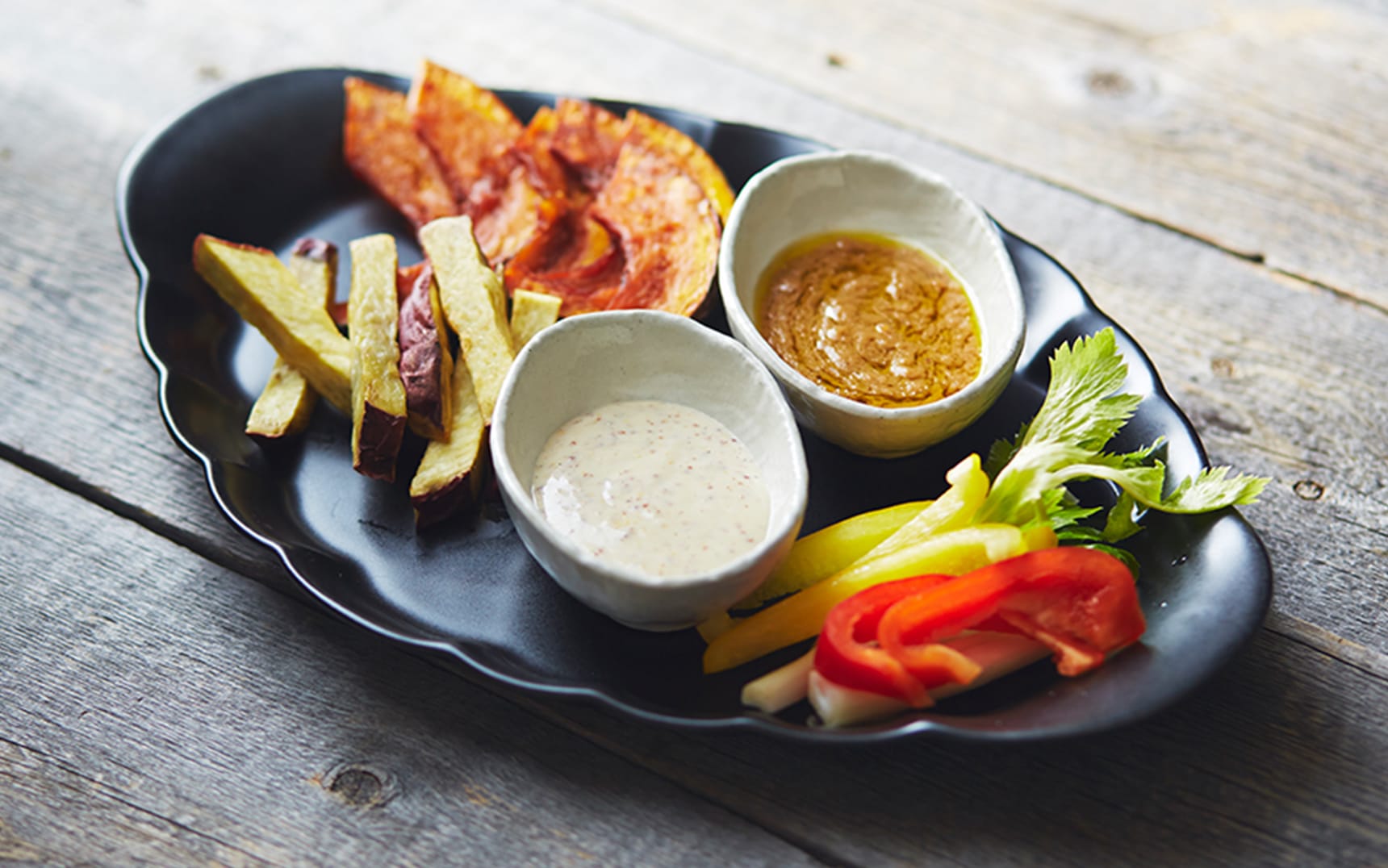 画像：＜DIP. DIP. DIP.＞さつまいもフレンチフライとパンプキンチップスに合わせるディップソース