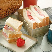 オーガニック豆乳でつくるホイップクリームのフルーツサンド